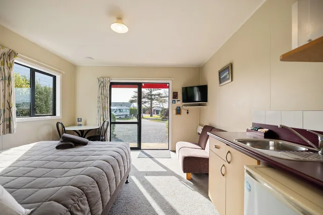 غرفة قياسية بسرير مزدوج، Kaikoura TOP 10 Holiday Park 1/7