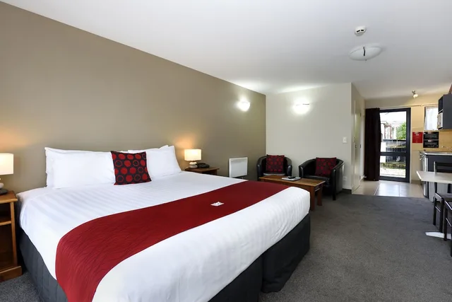 جناح تنفيذي بسرير كينج مع دخول الصالة، Gladstone Motel Nelson 2/5