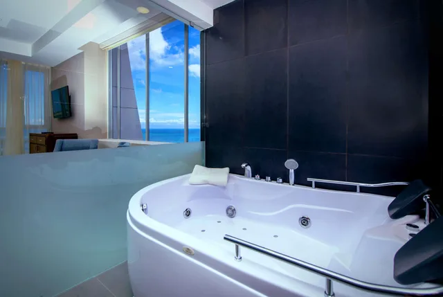 جناح ديلوكس بسرير كينج، Wyndham Manta Sail Plaza Hotel and Convention Center 4/5