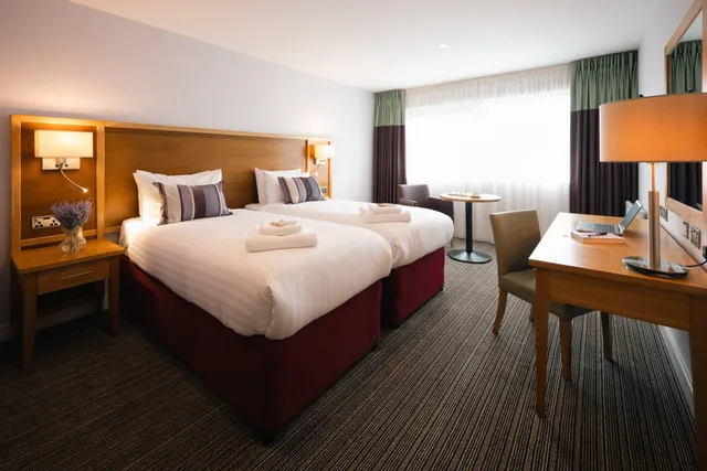 غرفة قياسية بسريرين منفصلين، Aspect Hotel Parkwest 1/6
