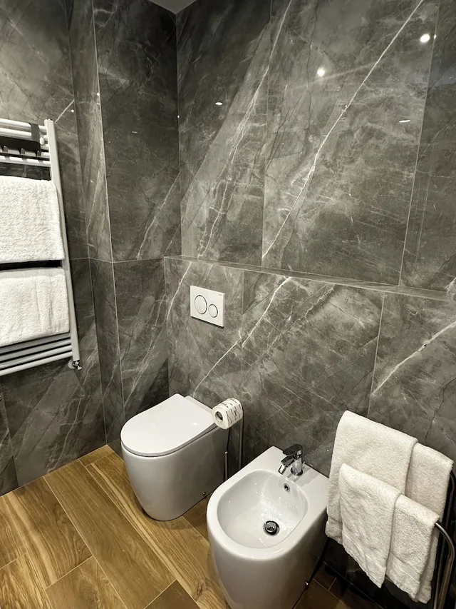 غرفة كومفورت بسرير كوين بإطلالة على المدينة، Aparthotel Durini 8/8