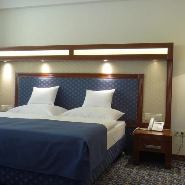 غرفة ديلوكس بسرير مزدوج بشرفة، Centrum Hotel Debrecen 1/10