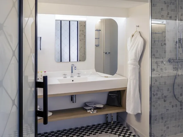 جناح عائلي بسرير كينج مع أريكة، Mercure Nantes Centre Gare 4/5