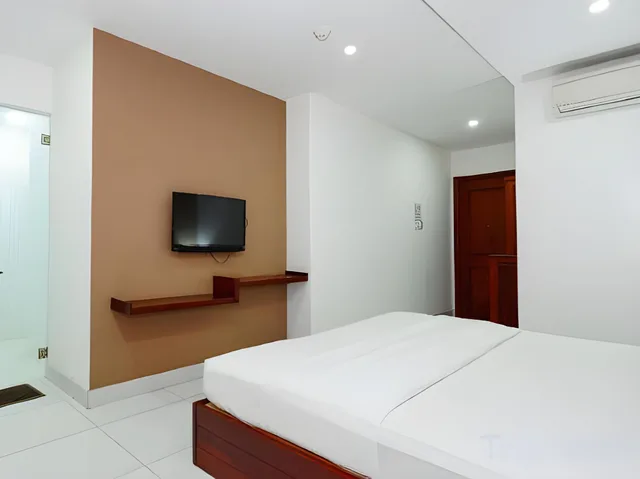 VIP, Mi Linh Hotel 2/2