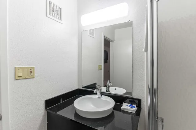 2 Full Beds Smoking, Micfridge، Motel6 Pensacola, FL - West 8/9