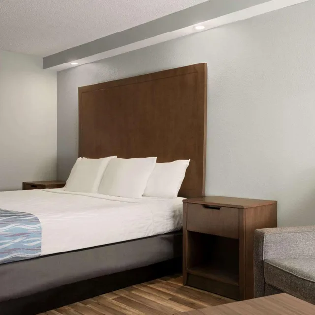 غرفة بسرير كينج، Gatlinburg River Inn 5/9