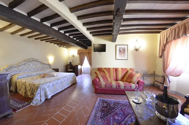 Panoramic, Suite, Queen Bed, Valley View, Terrace، San Michele 3/9