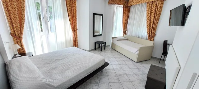 غرفة كلاسيكية ثلاثية، Hotel Vina Del Mar Pineta 1/10