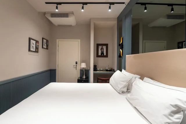 غرفة قياسية بسرير كينج، Glam Boutique Hotel Bw Premier Collection 1/10