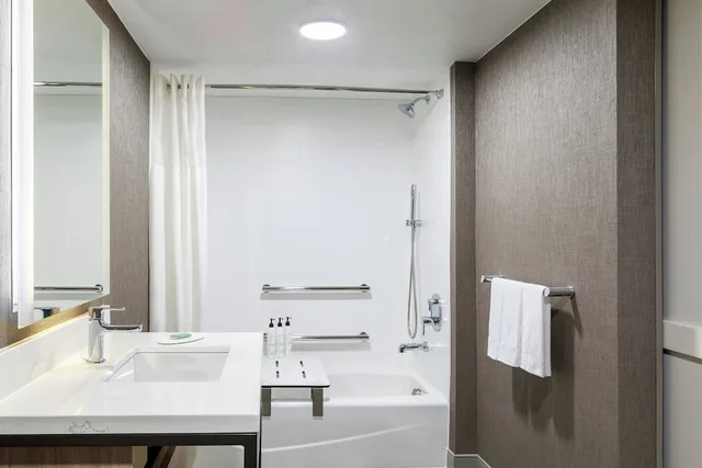 جناح بسرير كينج مع أريكة، Springhill Suites Denver North Westminster 9/10