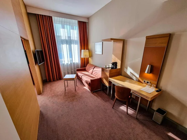 جناح بريفيليج بسرير كوين مع أريكة، Mercure Ostrava Center Hotel 5/10