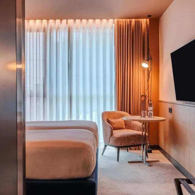 غرفة ديلوكس بسرير فردي، Cenica Porto Hotel, Curio Collection by Hilton 7/10