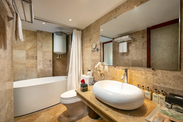 Connecting, Oriental, Suite, Oriental Suites Hotel And Spa 3/3