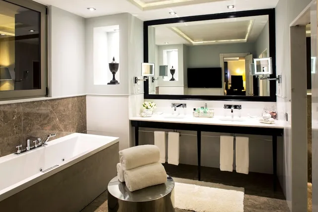 جناح تنفيذي بسرير كينج مع سرير إضافي، Tivoli Avenida Liberdade the Leading Hotels of the World 10/10