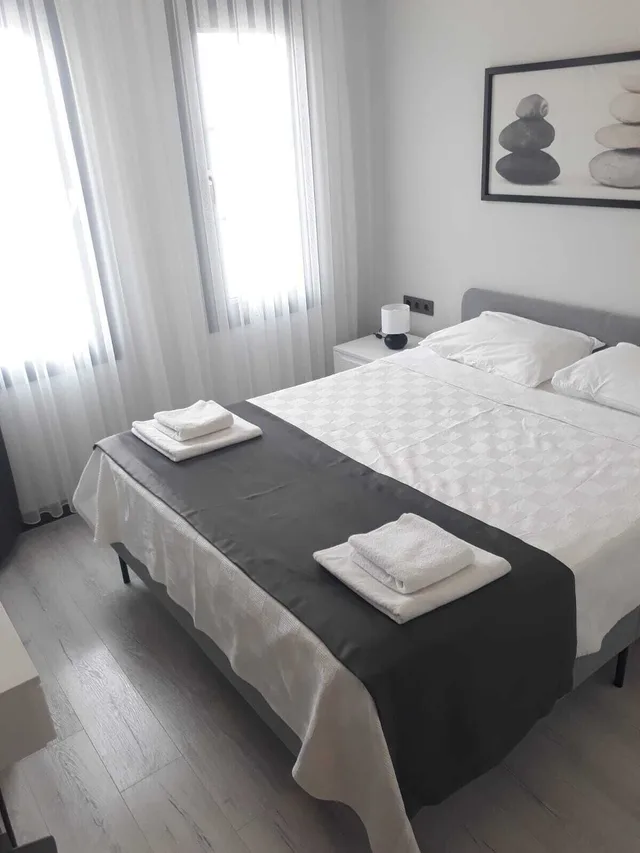 شقة عائلية بسرير كوين وسرير فردي مع أريكة، Cicek Apart Hotel 8/10