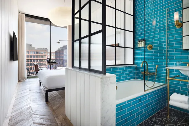 Room, King Bed, Balcony, Arlo Williamsburg 4/7