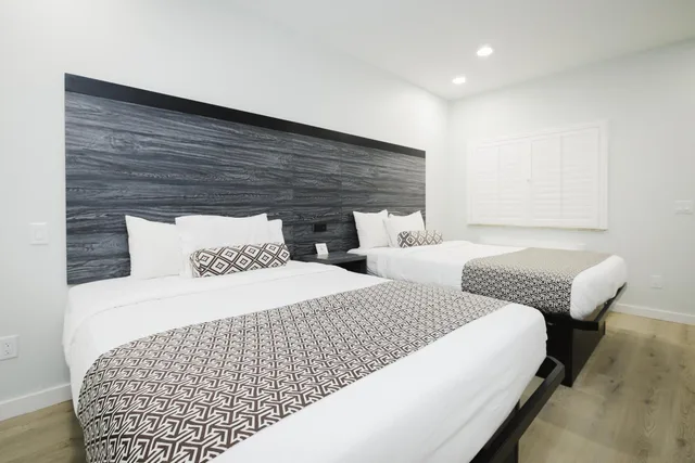 غرفة بسريرين كوين، Sapphire Inn & Suites- Deer Park 3/10