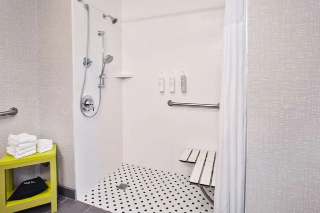 استوديو بسرير كينج مع أريكة لذوي الإعاقة، Hampton Inn & Suites - Cape Coral/Fort Myers Area, FL 6/6