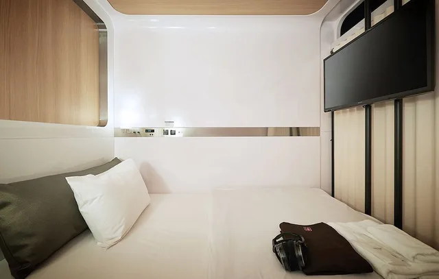 Male Dorm, First Class, Cabin، FIRSTCABIN Kyoto Nijojo 1/4