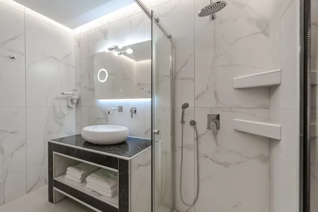جناح بسرير كوين وسرير فردي بإطلالة على البحر، Mandala Seafront Suites 6/8
