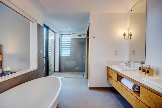 4 Bedrooms, Pool, Villa، Mythic Suites & Villas by MJ Holidays 9/10