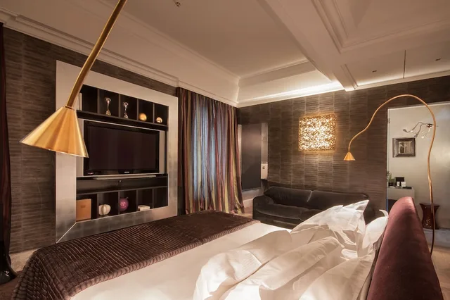 Ludus, King Bed, Colosseum View, Sofa، Palazzo Manfredi 3/7