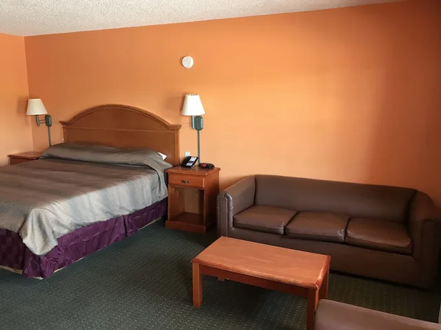 غرفة بسرير كينج، American Inn Cleburne 2/3