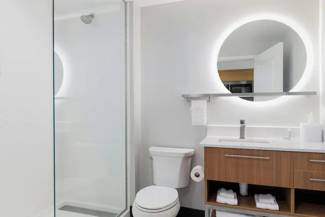 Studio, King Bed, Towneplace Suites By Marriott Norfolk 4/5
