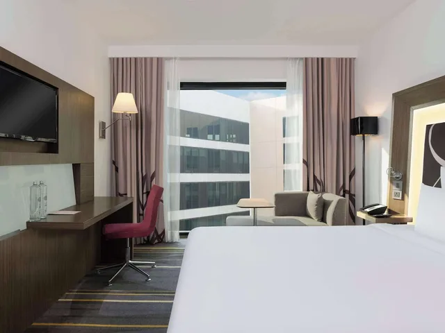 Superior, Twin Beds, Laundry, Lounge Access، Novotel New Delhi Aerocity 1/10