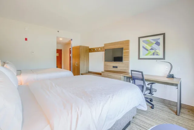 غرفة قياسية بسريرين كوين، Holiday Inn Express Hotel And Suites Gulf Shores 1/6