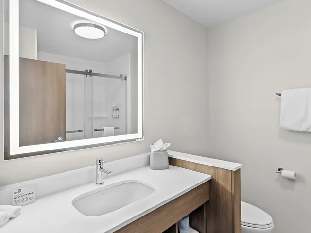 Holiday Inn Express Peotone، فرانكفورت 49/50