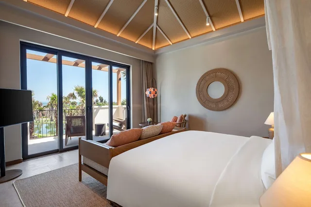 جناح تنفيذي بسرير كينج، Radisson Resort Phan Thiet 1/1