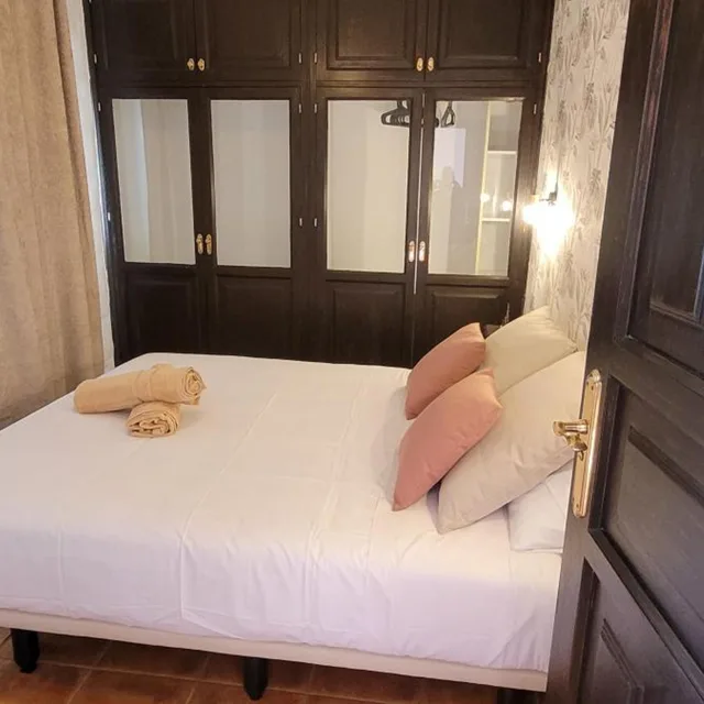 جناح جونيور، Ecolife Hotel 5/10