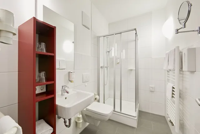 غرفة كومفورت مفردة بسرير فردي بمطبخ صغير، Townhouse Düsseldorf 3/3