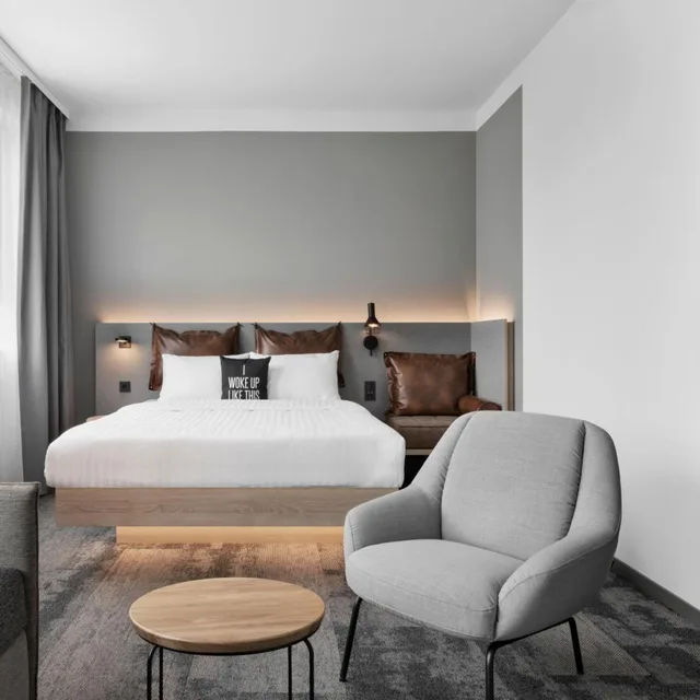 Moxyfied, Family، Moxy Duesseldorf City 1/5