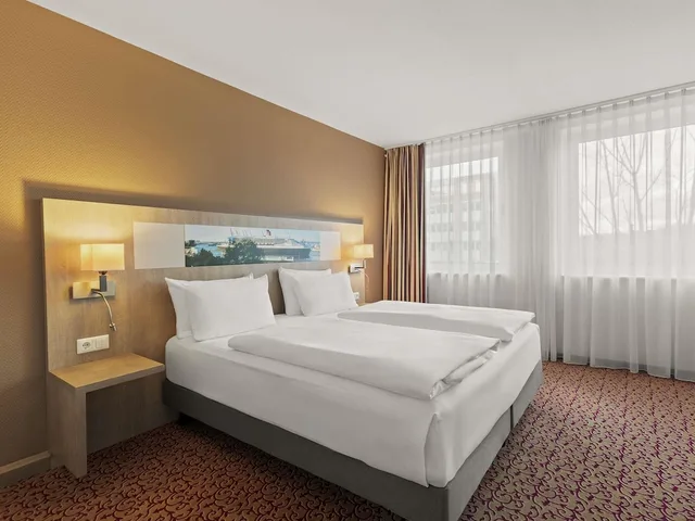 غرفة بريفيليج بسرير مزدوج مع أريكة، Mercure Hotel Hamburg Am Volkspark 3/10