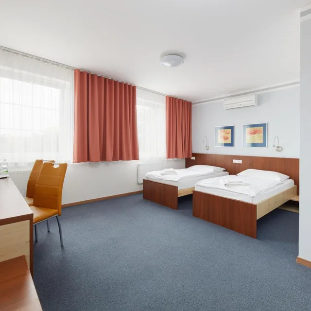 غرفة بسرير مزدوج أو سريرين منفصلين مع سرير إضافي، Hotel Nikolas 8/10