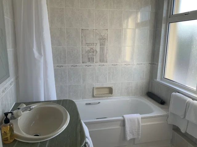 Suite, 1 King and 1 Single Beds, Inland View، Marina Metro 4/4