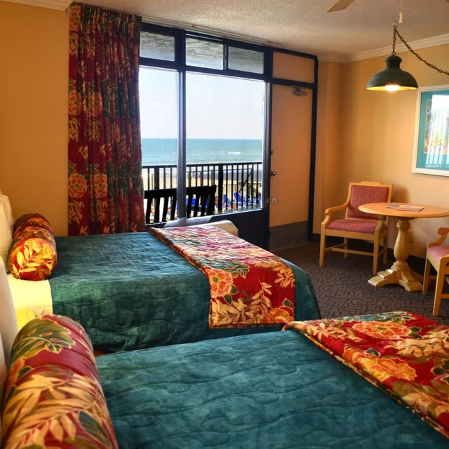Room, 2 Queen Beds, Pool View, Sun Viking Lodge 3/8
