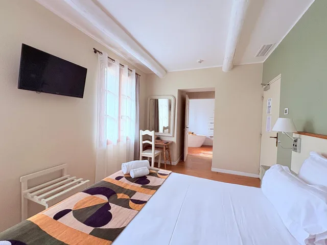 غرفة ديلوكس بسرير مزدوج بإطلالة على المتنزه، Domaine Cie 4/9