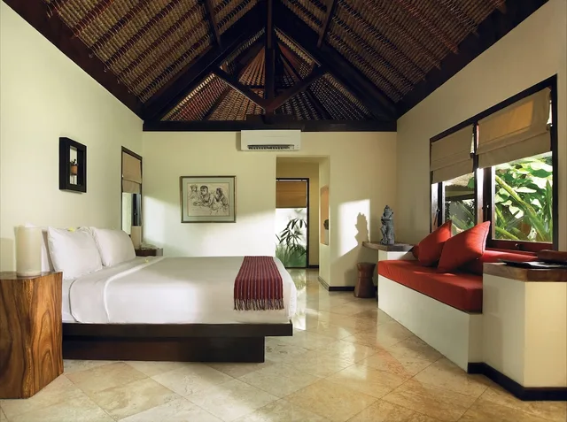 غرفة بسرير كينج بإطلالة على الحديقة، Qunci Villas Resort 1/5