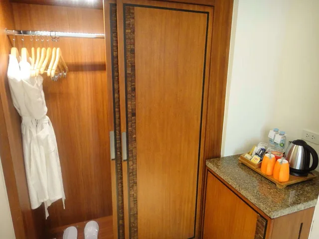 Deluxe, Double Bed, Best Western Plus The Ivywall Hotel 3/3