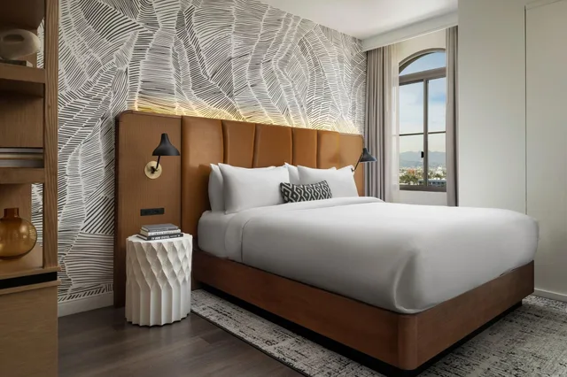 غرفة بسرير كوين، Burton House, Beverly Hills, A Tribute Portfolio Hotel 3/9