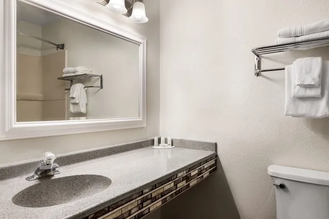 غرفة بسريرين كوين، Ramada by Wyndham Richland Center 4/5