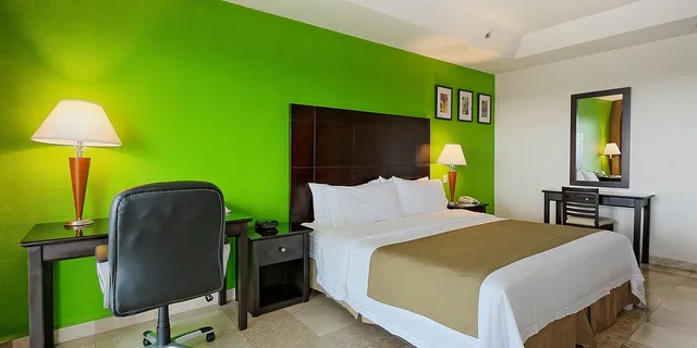 غرفة بسرير كينج، HOLIDAY INN CAMPECHE 1/1