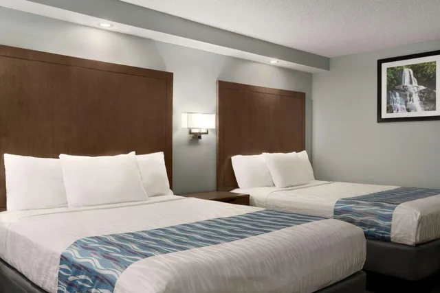غرفة بسريرين كوين، Gatlinburg River Inn 1/8