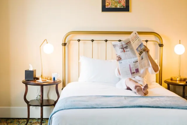 غرفة قياسية بسرير كينج وسرير كوين، Belvada Hotel 3/8