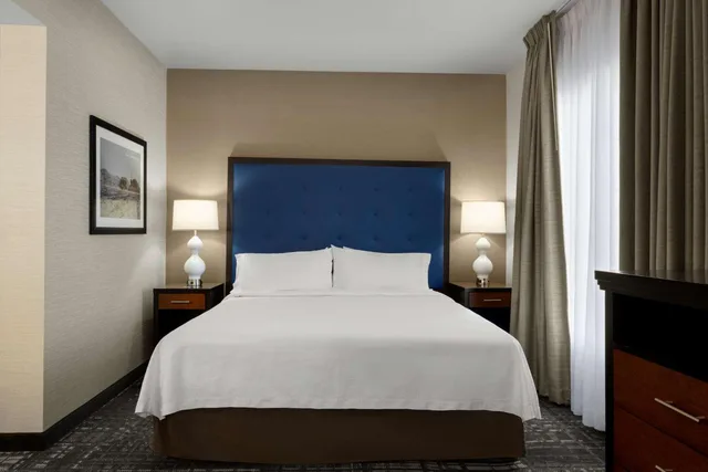 جناح بسرير كينج بغرفة نوم واحدة مع أريكة، Homewood Suites By Hilton Bakersfield 1/1