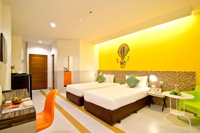 غرفة ديلوكس بسرير مزدوج أو سريرين منفصلين بإطلالة على المسبح، Grand Bella Hotel 1/1