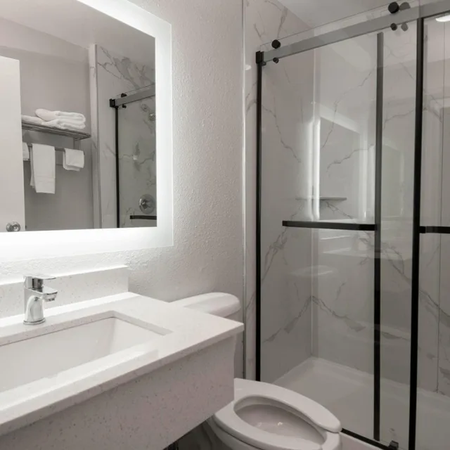 جناح بسرير كوين مع أريكة، Americas Best Value Inn Suites Lake Charles I 210 Exit 5 4/6